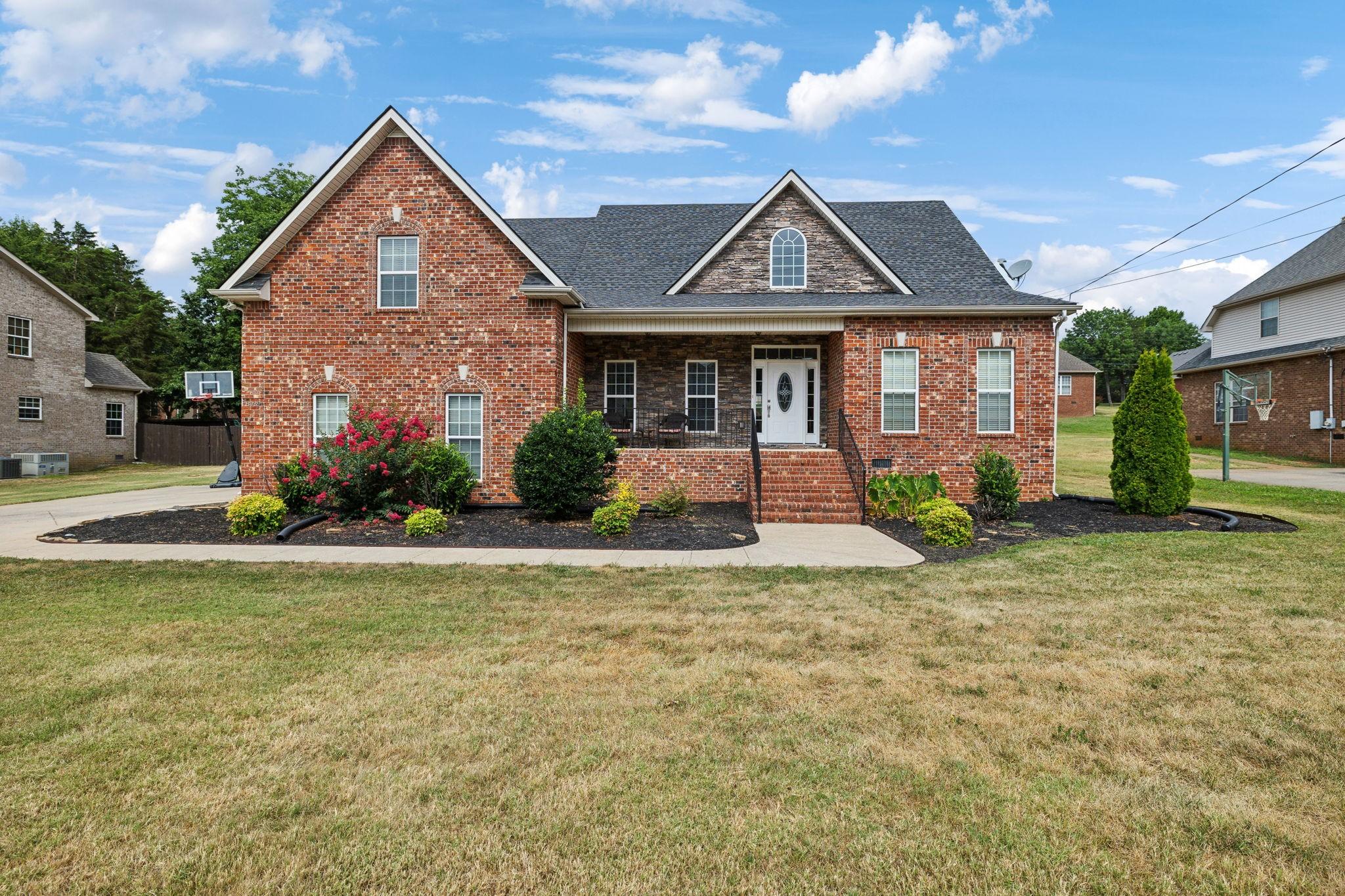 8039 Vineyard Ln, LA VERGNE, Single Family Residence,  for sale, Maresa  Morrow, Onward Real Estate